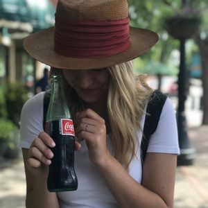 Meet your Posher, Brooke